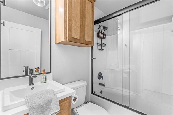 Building Photo - 303 Gangnes Dr