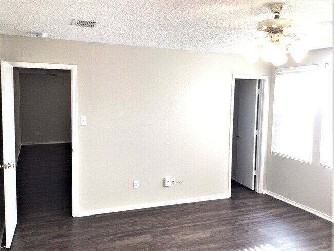 Building Photo - 3030 Dusty Ridge Dr