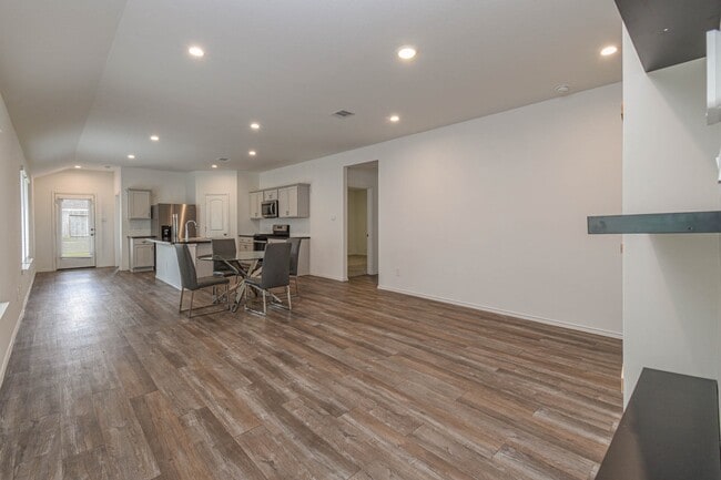 Building Photo - 5423 Wyndham Rdg Ln