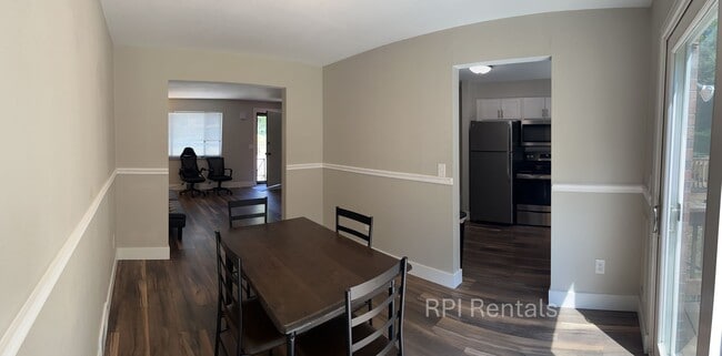 Building Photo - Shaler 2 Bedroom Townhouse