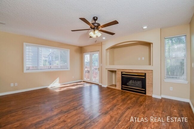 Building Photo - 2115 Hibbard Ln