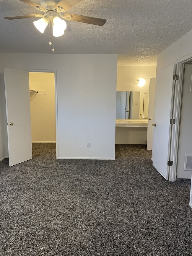 Building Photo - 3915 S Boston St