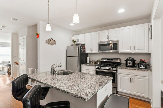 Building Photo - 403 Copper Square Dr