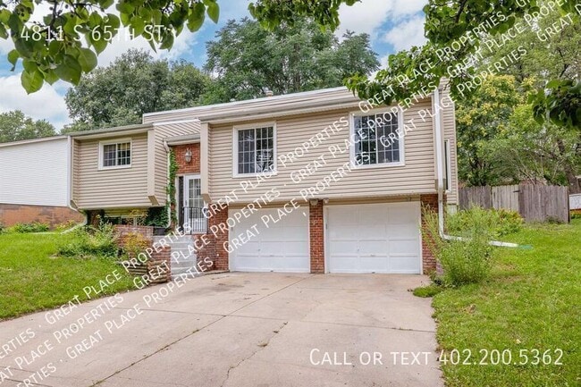 Building Photo - 4811 S 65th St