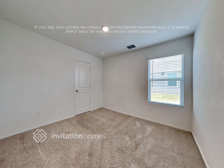 Building Photo - 3203 Crestone Dr