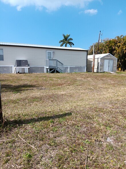 Building Photo - 5540 Rainbow Dr