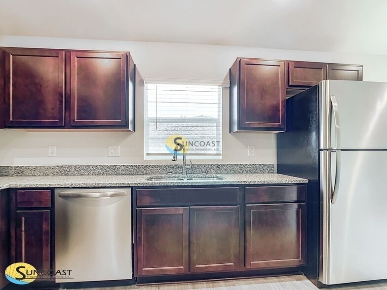 Building Photo - 1631 SW 160th Pl