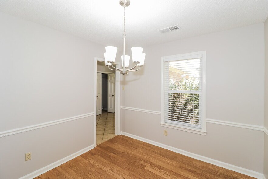 Building Photo - 7439 Overcreek Ln