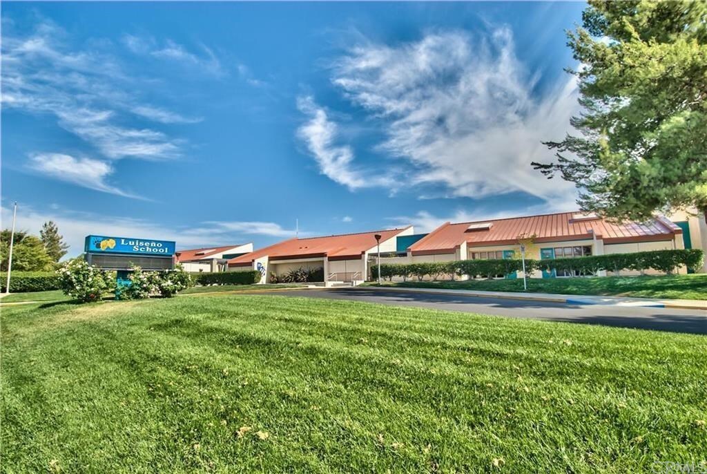 SCHOOL CLOSEBY - 26935 Lightfoot Dr