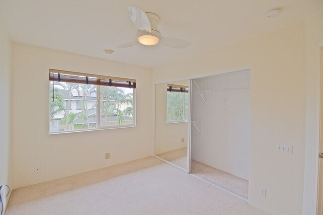 Building Photo - Stunning 4-Bedroom Home with Solar and Sal...