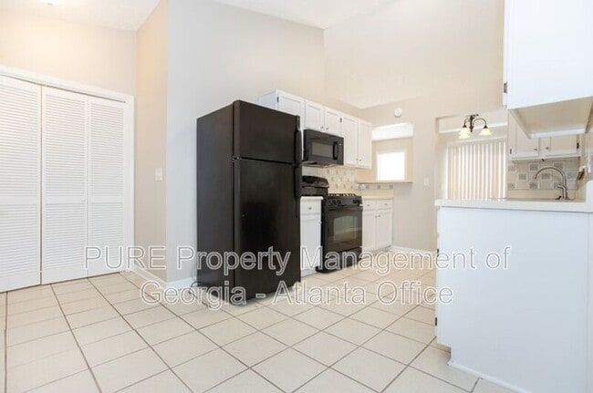 Building Photo - 3107 Waterford Ct