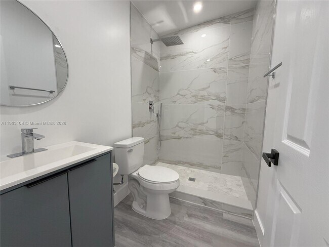 Building Photo - 240 SW 55th Ave