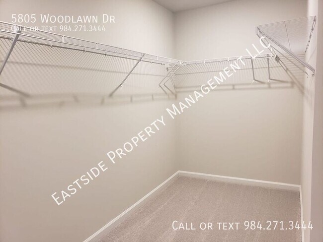Building Photo - 5805 Woodlawn Dr