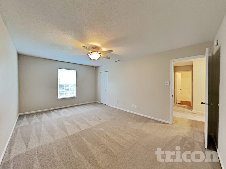 Building Photo - 9017 Southernwood Way