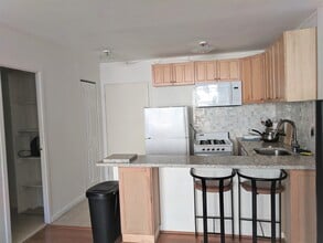 Building Photo - 922 24th St NW