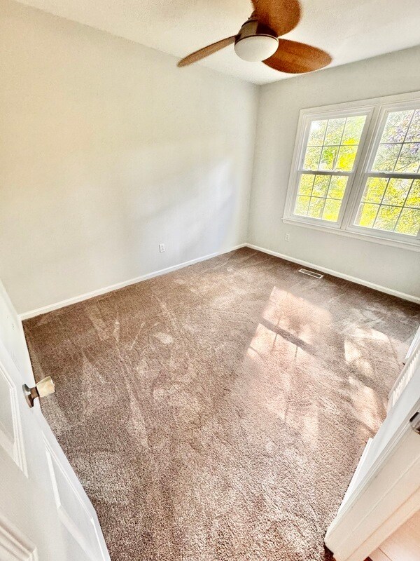 Building Photo - 1508 Honor Dr