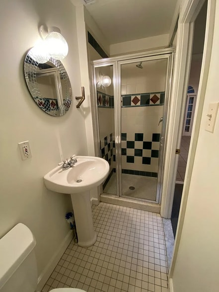 Building Photo - 702 N 2nd St