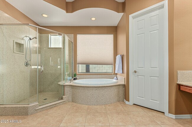 Building Photo - 14806 Luna Cir