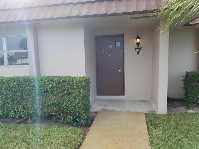 5725 Fernley Dr E 5725 Fernley - 5725 Fernley Dr E West Palm Beach Fl Primary Photo 