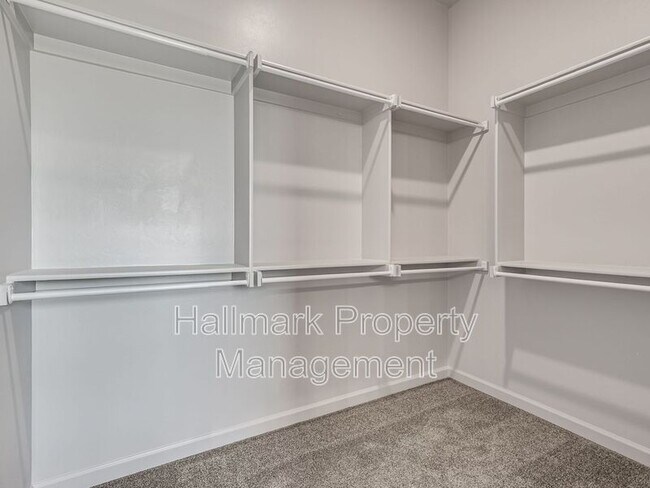 Building Photo - 11704 SW 48th St