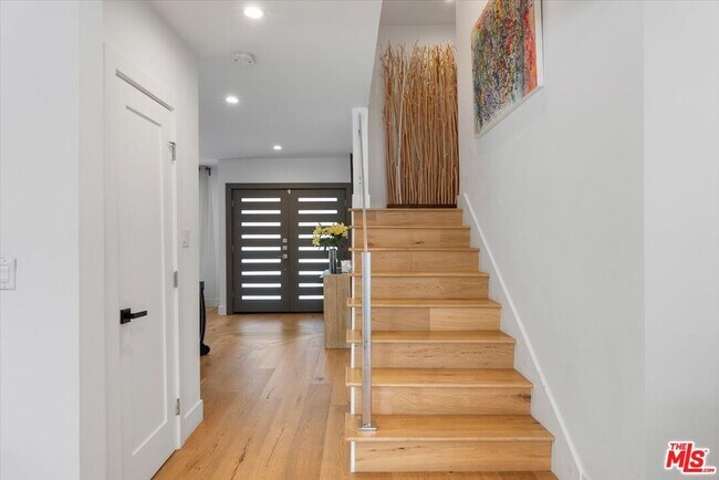 Building Photo - 5528 Marburn Ave