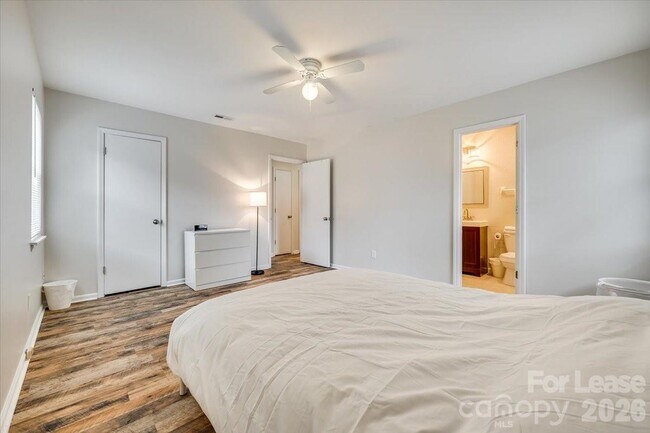 Building Photo - 10932 Copperfield Dr