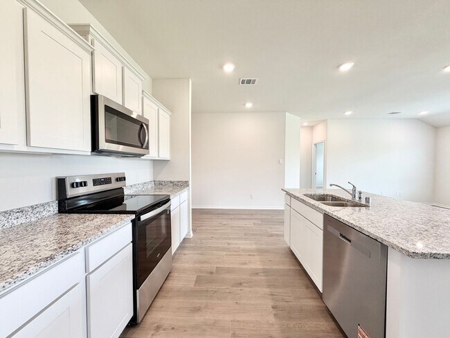 Building Photo - 1116 Riverbrook Ln