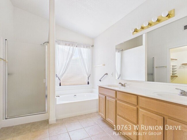 Building Photo - 10763 W Runion Dr