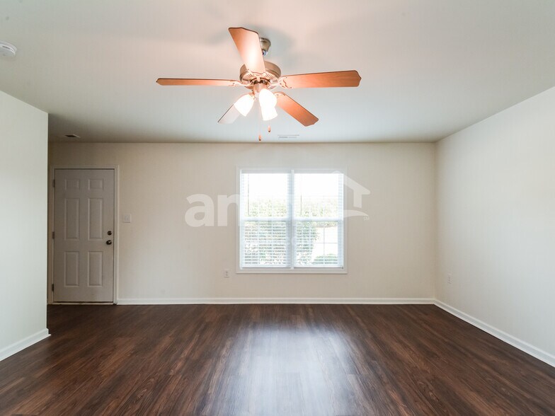 Building Photo - 75 Wolf Creek Ln