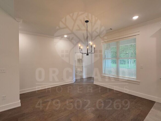 Building Photo - Bella Vista Single-Family Home- 2 Bed/ 2 B...