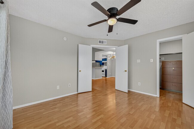 Building Photo - 10555 Turtlewood Ct