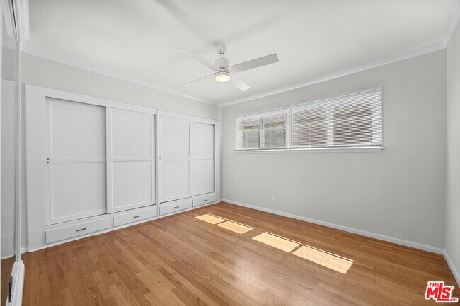 Building Photo - 4316 Bellaire Ave