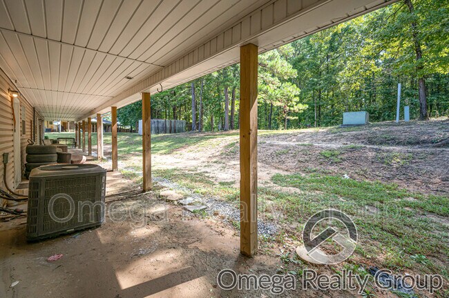 Building Photo - 484 Grey Hill Rd