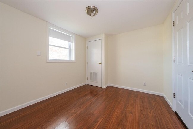 Building Photo - 1320 Mamaroneck Ave