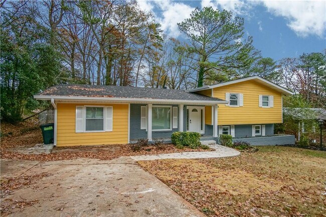 Building Photo - 2640 Casher Dr