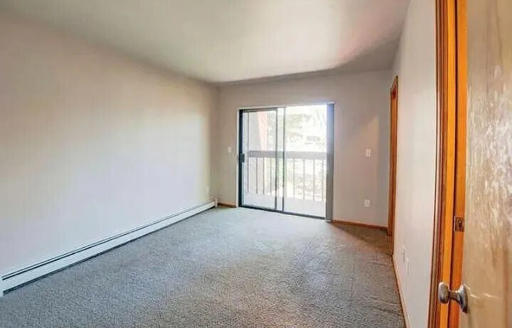 Building Photo - 3145 Bell Dr