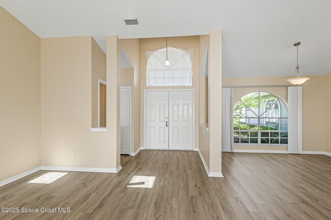 Building Photo - 1050 Fieldstone Dr