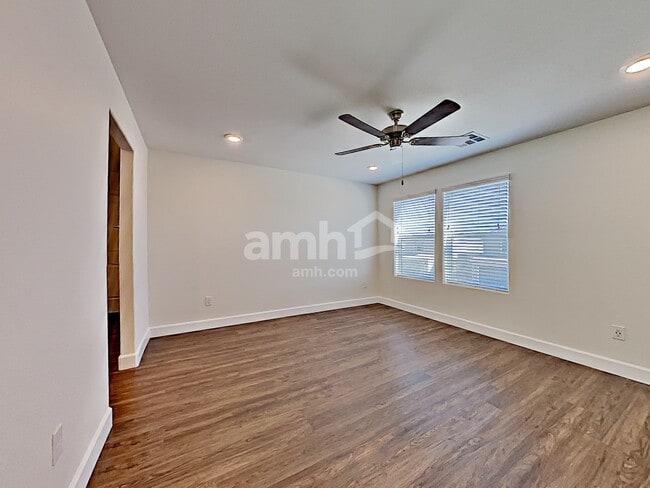 Building Photo - 8133 Inhibition Ct