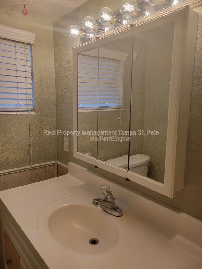 Building Photo - 643 Wisteria Ct