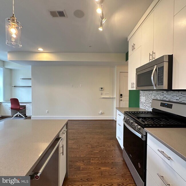 Building Photo - 1478 Harvard St NW