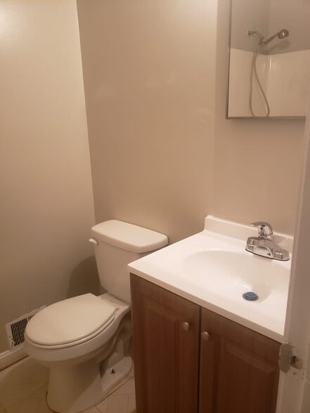 Building Photo - 7407 Morrison Dr