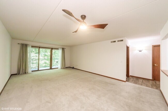 Building Photo - 5360 N Lowell Ave