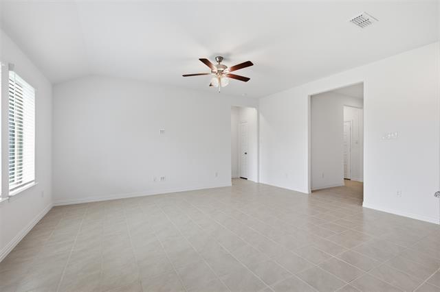 Building Photo - 825 Birdie Dr