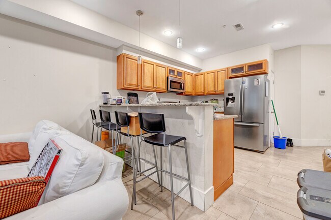 Building Photo - 1346 Kenyon St NW