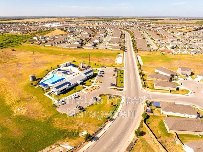 Building Photo - 6615 Scarecrow Wy