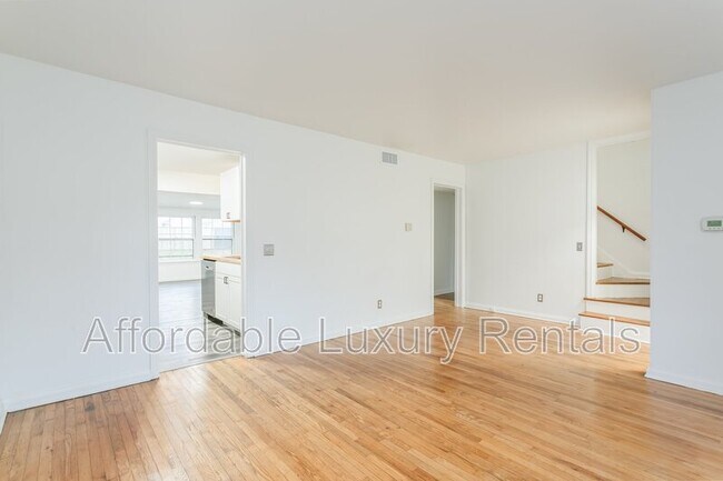 Building Photo - 805 N Landing Rd