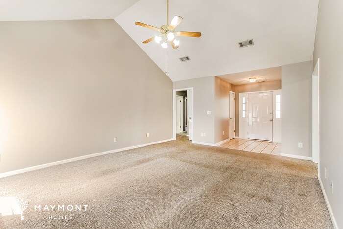 Building Photo - 7076 Lakeview Dr