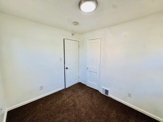 Building Photo - 10422 Dove Ave