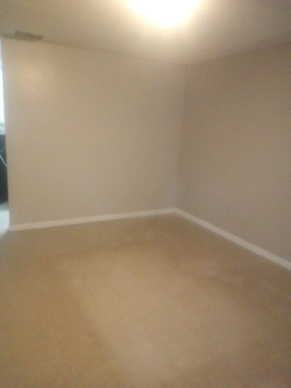 Building Photo - 2010 Birchwood Cir