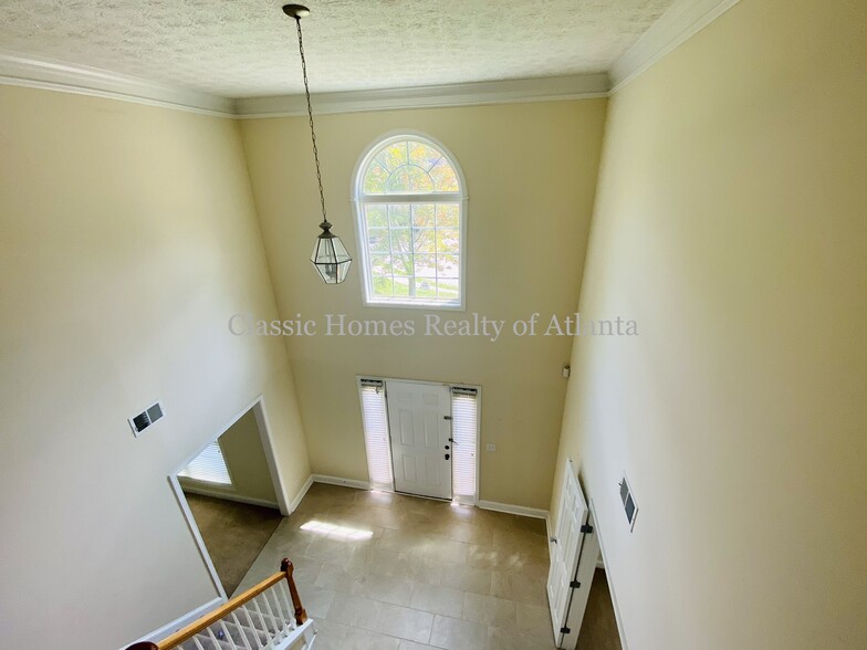 Two Story Foyer - 3080 Westheimer Rd